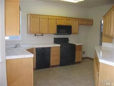 215 Cliff Walk Dr, Vallejo, CA 94591 photo 2