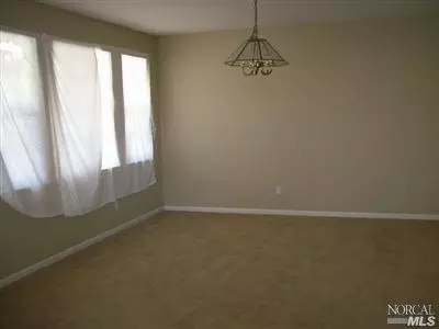 653 Ruby Dr, Vacaville, CA 95687 photo 2