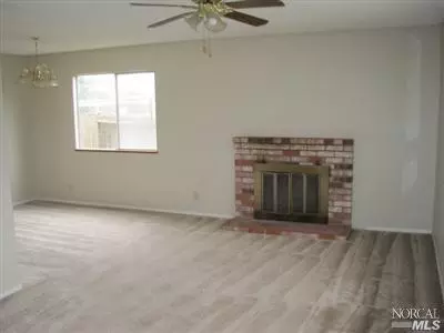 1305 W H St, Dixon, CA 95620 photo 2