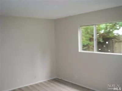 1305 W H St, Dixon, CA 95620 photo 4