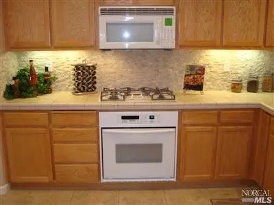 813 Walden Ct, Fairfield, CA 94533 photo 4