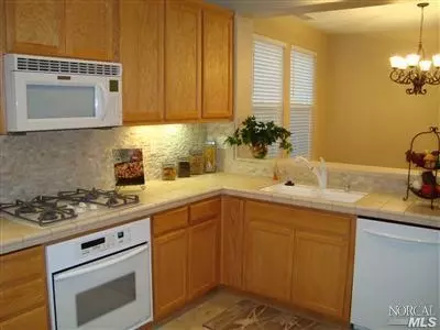 813 Walden Ct, Fairfield, CA 94533 photo 5