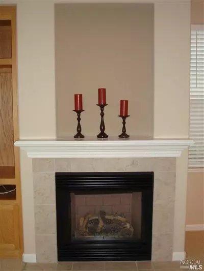 813 Walden Ct, Fairfield, CA 94533 photo 8