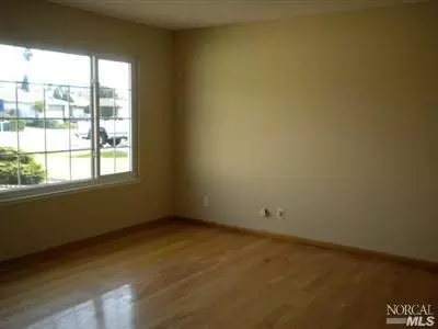 901 Roleen Dr, Vallejo, CA 94589 photo 2