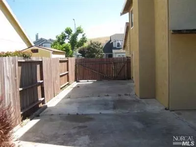 77 Canterbury Cir, Vallejo, CA 94591 photo 3