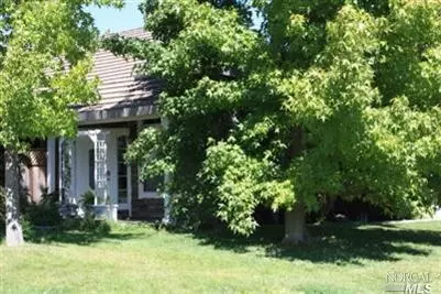 439 Eagle Ln, Vacaville, CA 95687 photo 2