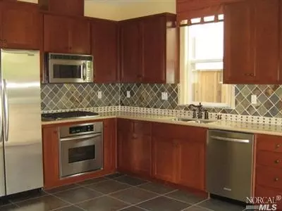 106 Refosco Ct, Vacaville, CA 95687 photo 2
