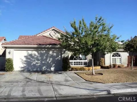 597 St Michelle Dr, Madera, CA 93637 photo 1