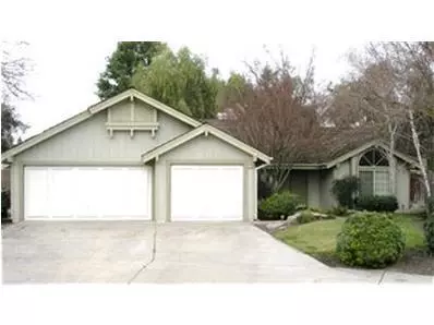 523 W Chennault Ave, Clovis, CA 93611 photo 1