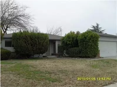 206 W Richert Ave, Clovis, CA 93612 photo 1