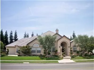 2490 Deauville Cir, Clovis, CA 93619 photo 1