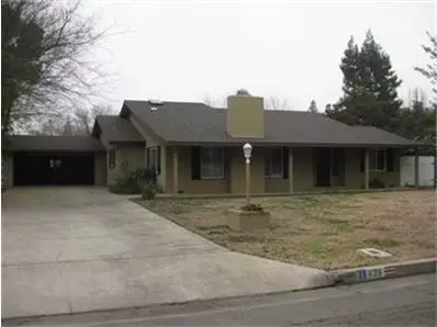 626 Park Ln, Madera, CA 93637 photo 1