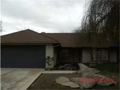 698 N Claremont, Clovis, CA 93611 photo 1