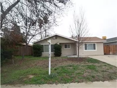 207 S Tenth St, Fowler, CA 93625 photo 1