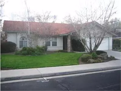 866 Burl Ave, Clovis, CA 93611 photo 1