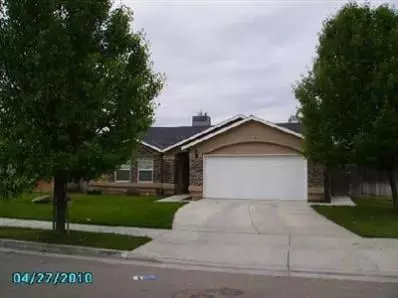 675 16th St, Kerman, CA 93630 photo 1