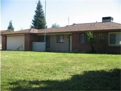 17434 Crescent Dr, Madera, CA 93638 photo 1