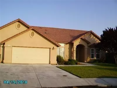 217 St Tropez Dr, Madera, CA 93637 photo 1