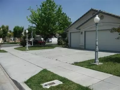 1127 Shannon Ave, Madera, CA 93637 photo 1