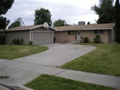 909 Elm St, Hanford, CA 93230 photo 1