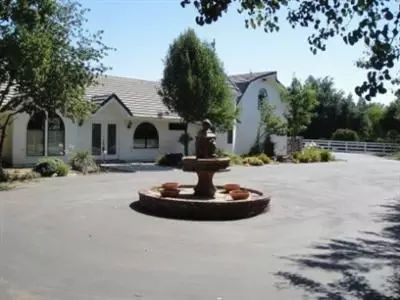 10226 E Sierra Ave, Clovis, CA 93619 photo 1