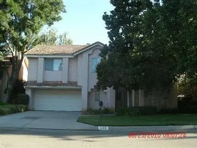 284 E Braddock Dr, Fresno, CA 93720 photo 1