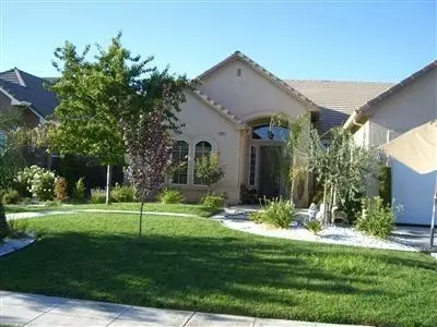 373 W Escalon Ave, Clovis, CA 93612 photo 1