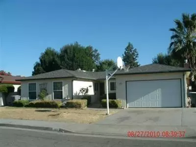 169 W Holland Ave, Clovis, CA 93612 photo 1