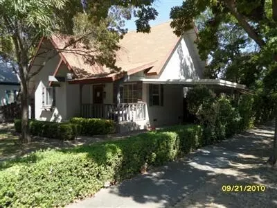 359 Baron Ave, Clovis, CA 93612 photo 1