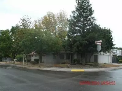 750 W Sierra, Clovis, CA 93612 photo 1