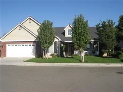 1253 N Carolina Ave, Clovis, CA 93619 photo 1