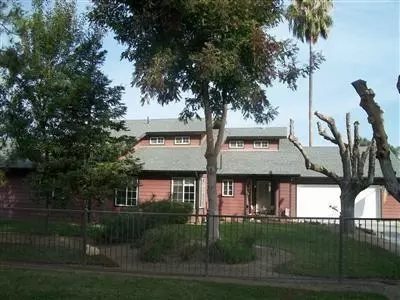 5824 E Teague Ave, Clovis, CA 93619 photo 1