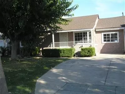 925 Austin St, Madera, CA 93638 photo 1