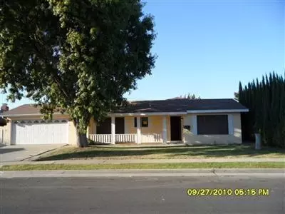 514 E Sycamore Dr, Hanford, CA 93230 photo 1