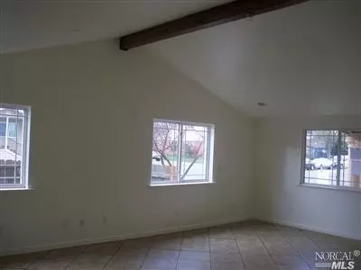 191 W Chestnut St, Dixon, CA 95620 photo 2