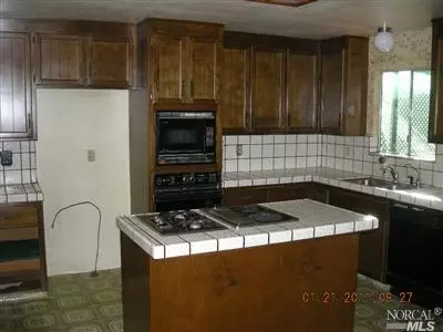611 W D St, Dixon, CA 95620 photo 4