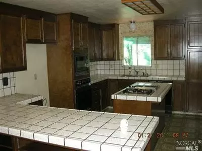 611 W D St, Dixon, CA 95620 photo 3