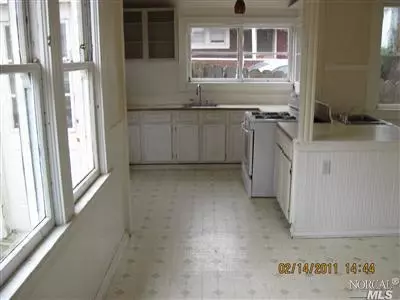 614 York St, Vallejo, CA 94590 photo 2