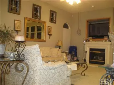 8909 Chantilly Ct, Vallejo, CA 94591 photo 5