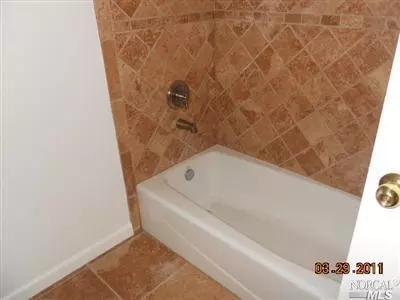 400 Christopher Way, Vallejo, CA 94589 photo 3