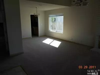 400 Christopher Way, Vallejo, CA 94589 photo 2
