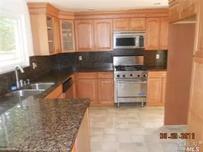400 Christopher Way, Vallejo, CA 94589 photo 4