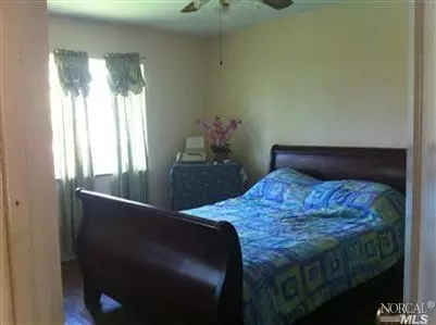 937 Pine St, Vallejo, CA 94590 photo 2