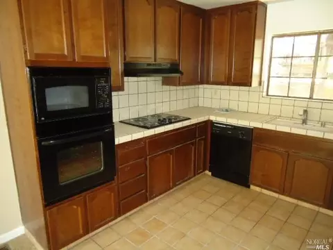 785 Military Dr E, Benicia, CA 94510 photo 4
