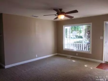568 Trinity Ct, Dixon, CA 95620 photo 4