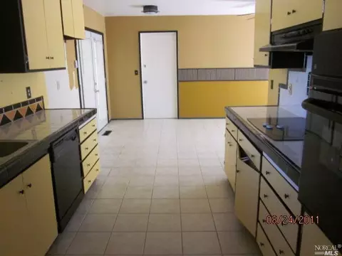 601 Pope Dr, Vallejo, CA 94591 photo 2