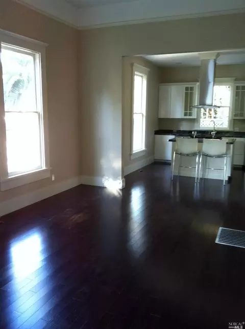 543 Coombs St, Napa, CA 94559 photo 3
