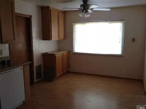 237 Circle Dr, Vacaville, CA 95688 photo 2