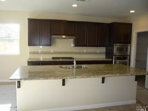 1002 Chatswood Ct, Fairfield, CA 94533 photo 2