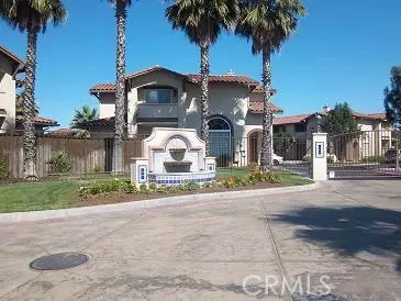 148 S Granada Dr, Madera, CA 93637 photo 1